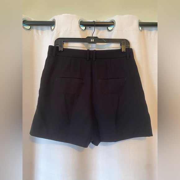 Vince Pleat Front Short - Picture 8 of 8